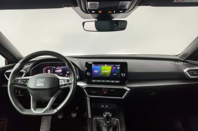 SEAT Leon (2022) thumbnail 3