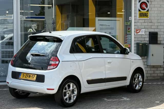 Renault Twingo (2015) thumbnail 2