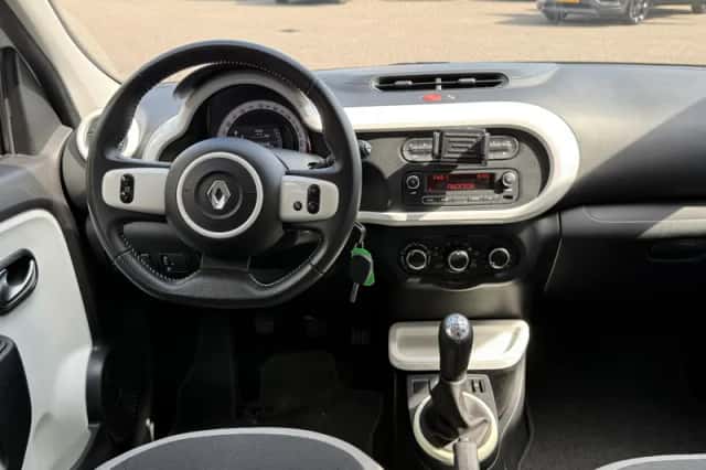 Renault Twingo (2015) thumbnail 3