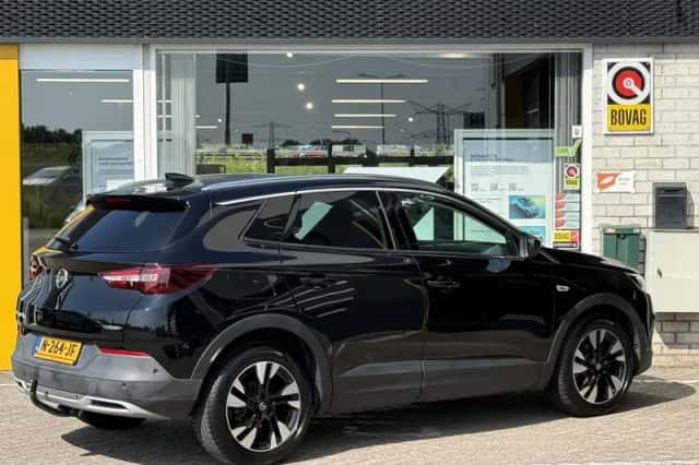 Opel Grandland X (2017) thumbnail 2
