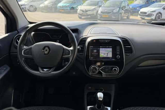 Renault Captur (2018) thumbnail 3