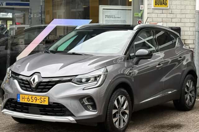 Renault Captur (2020) thumbnail 2