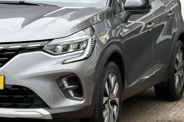 Renault Captur (2020) thumbnail 4