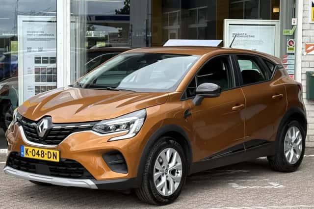 Renault Captur (2020) thumbnail 2