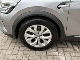 Renault Captur (2021) thumbnail 4