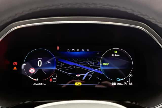 Renault Captur (2021) thumbnail 4