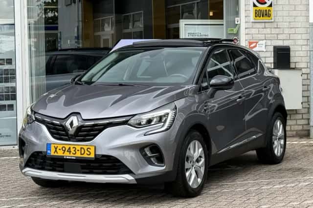 Renault Captur (2021) thumbnail 6