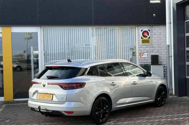 Renault Mégane (2023) thumbnail 5