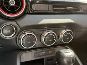 Fiat 124 Spider (2017) thumbnail 11