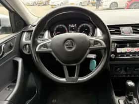 Škoda Rapid (2016) thumbnail 9