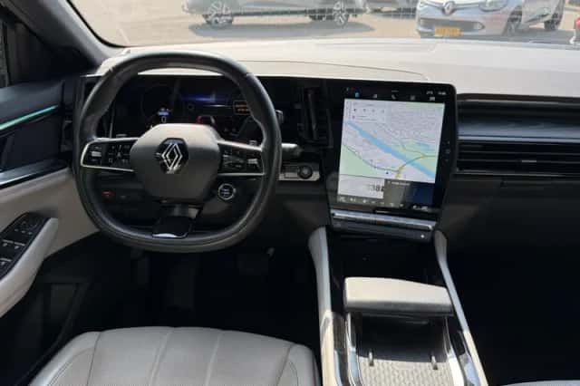 Renault Espace (2023) thumbnail 3