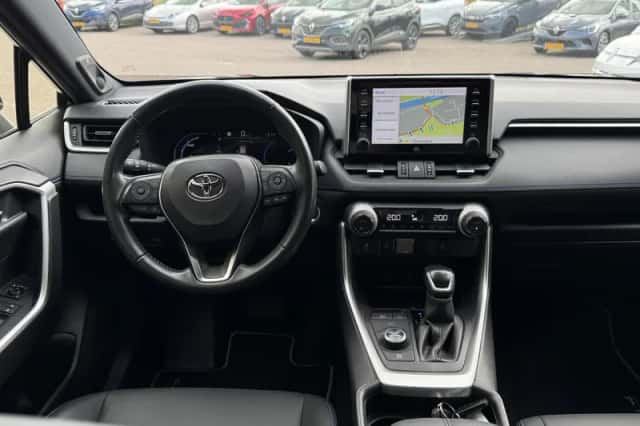 Toyota RAV4 (2020) thumbnail 3