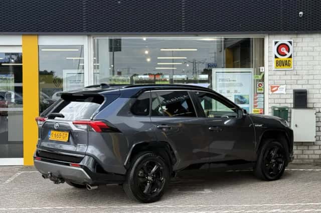 Toyota RAV4 (2020) thumbnail 2