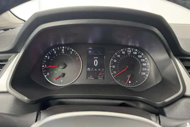 Renault Captur (2021) thumbnail 4