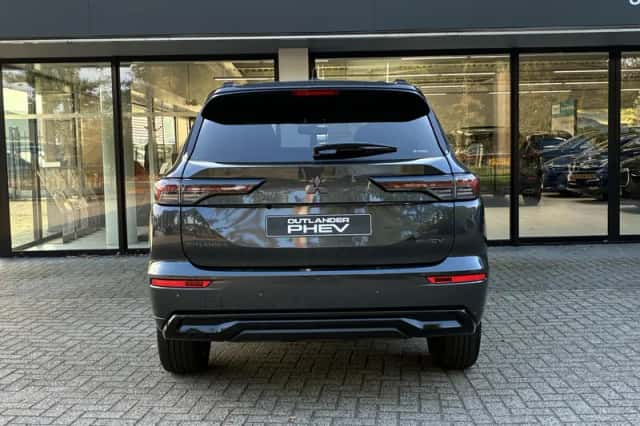 Mitsubishi Outlander (2026) thumbnail 4