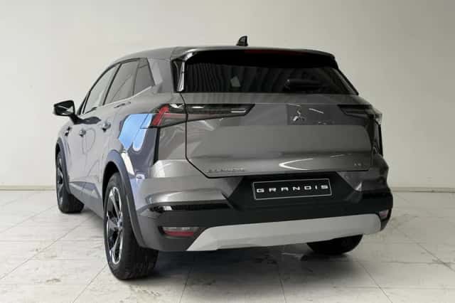 Mitsubishi Grandis (2026) thumbnail 6
