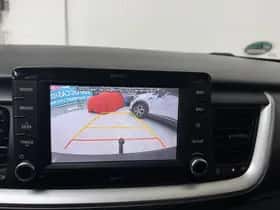 Kia Stonic (2018) thumbnail 12