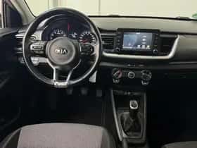 Kia Stonic (2018) thumbnail 3