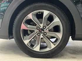 Kia Stonic (2018) thumbnail 30
