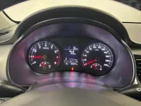 Kia Stonic (2018) thumbnail 4