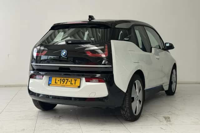BMW i3 (2021) thumbnail 2
