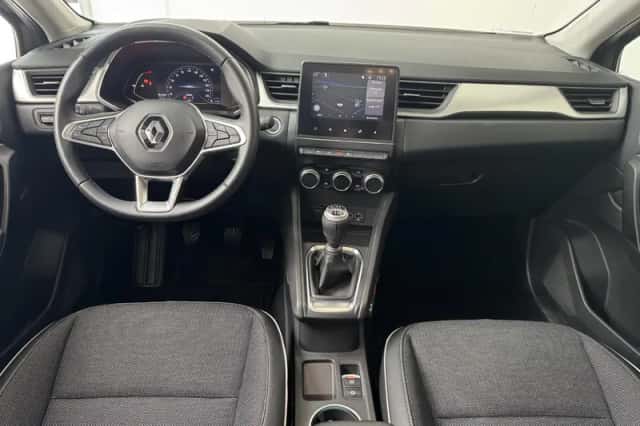 Renault Captur (2023) thumbnail 3