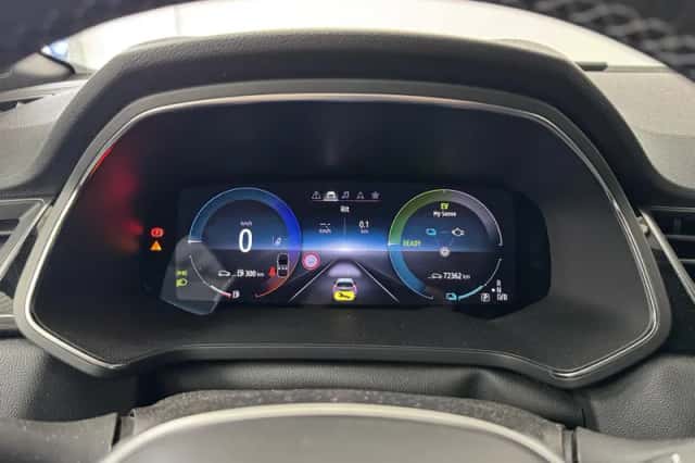 Renault Captur (2022) thumbnail 4