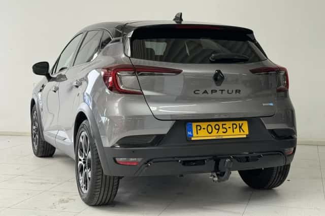 Renault Captur (2022) thumbnail 6