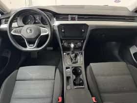 Volkswagen Passat (2020) thumbnail 3