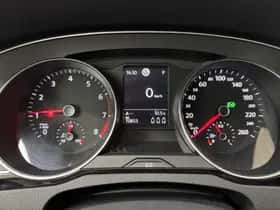 Volkswagen Passat (2020) thumbnail 4