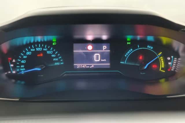 Peugeot 2008 (2025) thumbnail 4