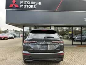 Mitsubishi Outlander (2026) thumbnail 4
