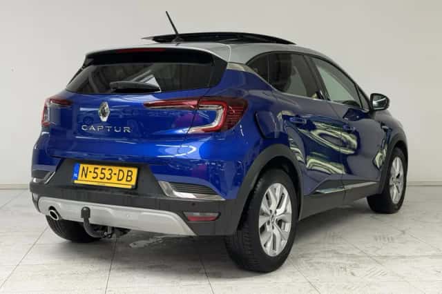 Renault Captur (2021) thumbnail 2