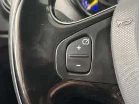 Renault Captur (2015) thumbnail 17