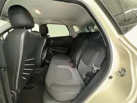 Renault Captur (2015) thumbnail 23
