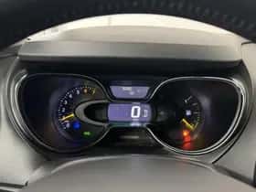 Renault Captur (2015) thumbnail 4
