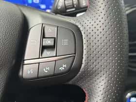 Ford Kuga (2022) thumbnail 23
