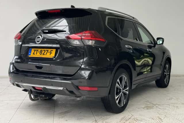 Nissan X-Trail (2019) thumbnail 2
