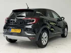 Renault Captur (2021) thumbnail 2