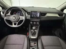 Renault Captur (2021) thumbnail 3