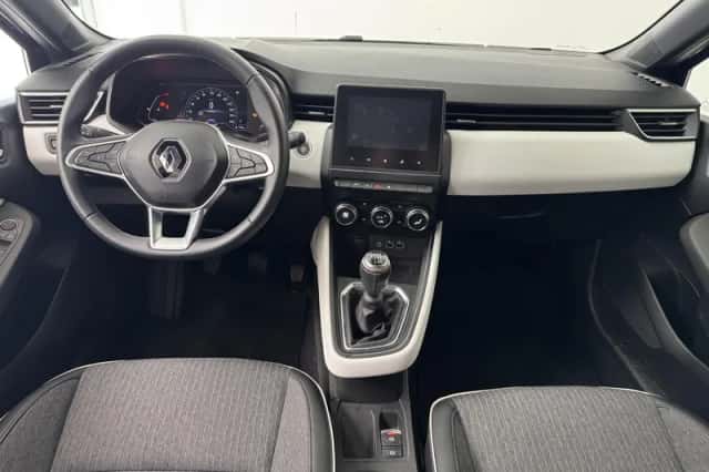 Renault Clio (2023) thumbnail 3