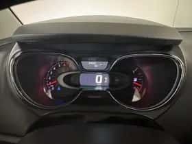Renault Captur (2016) thumbnail 3