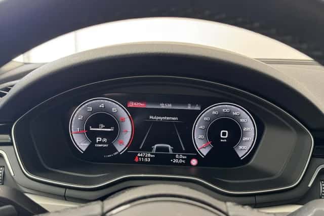 Audi A4 (2023) thumbnail 4