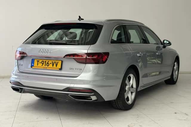 Audi A4 (2023) thumbnail 2