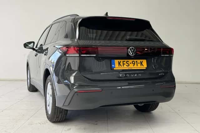 Volkswagen Tiguan (2024) thumbnail 6