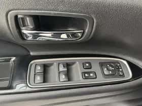 Mitsubishi Outlander (2015) thumbnail 21