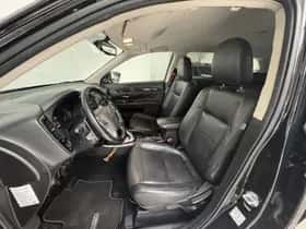Mitsubishi Outlander (2015) thumbnail 22