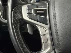 Mitsubishi Outlander (2015) thumbnail 26