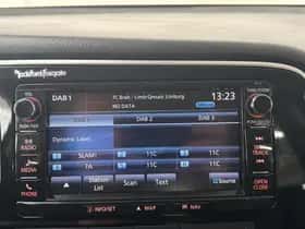 Mitsubishi Outlander (2015) thumbnail 33