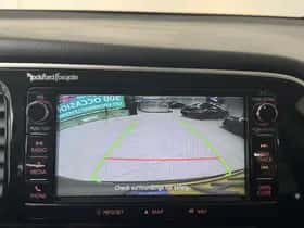 Mitsubishi Outlander (2015) thumbnail 6